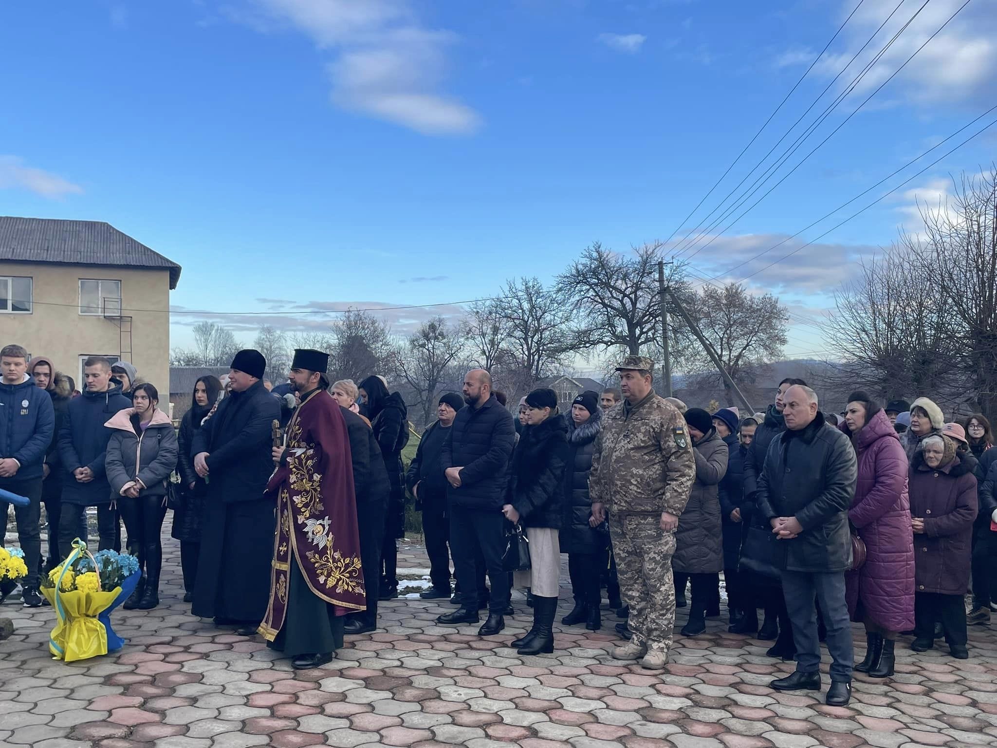 Освячення  та відкриття меморіальної дошки в память про загиблого героя України воїна Миколи Гандери. 